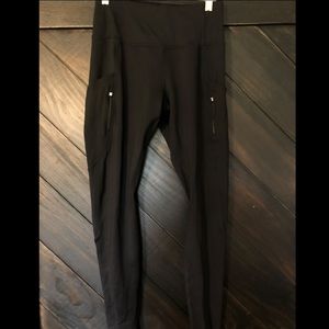 Athleta High Traverse Tight - Small